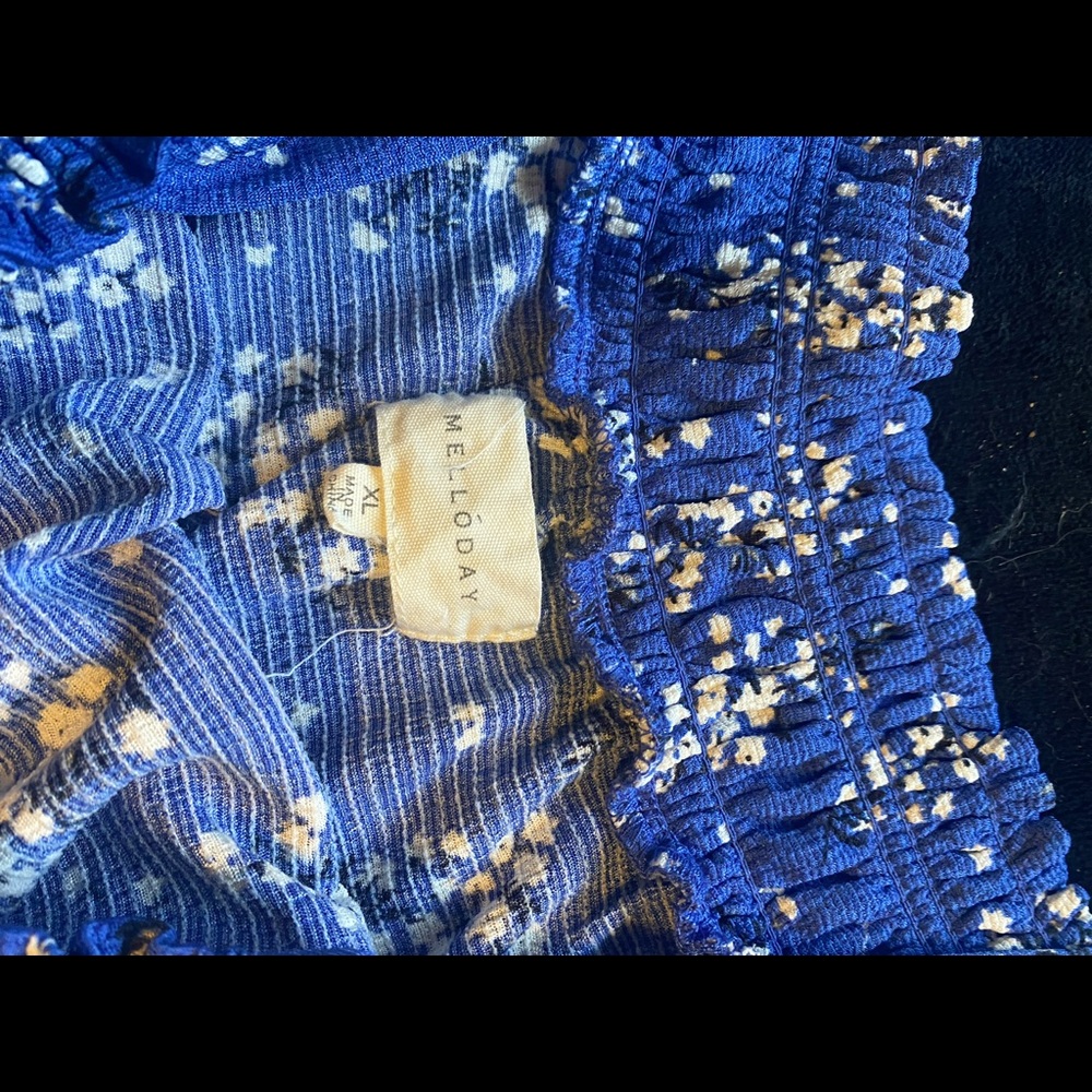 Top - Picture 2 of 2
